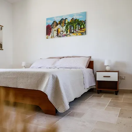Mina Ostuni